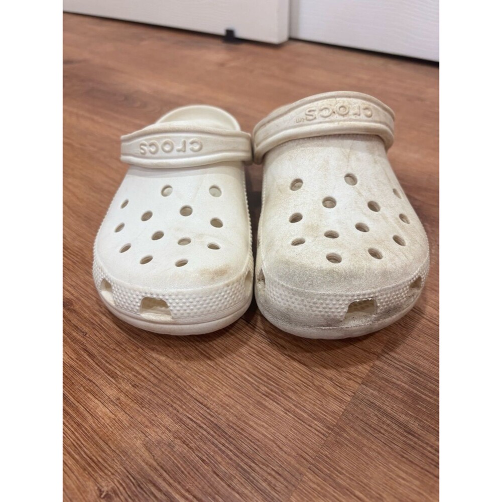 CROCS Kids Classic Clogs slide on shoes Cream Off-White size Js (7.5 women’s) - Picture 2 of 7